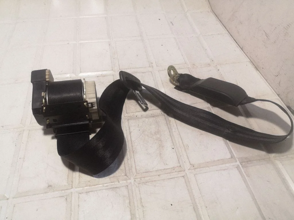 Aizmugurējā drošības josta 8Z0857843
