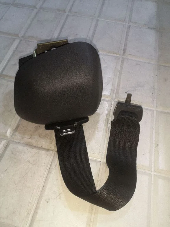 Rear seatbelt – Ford Focus C-MAX (2003-2010)