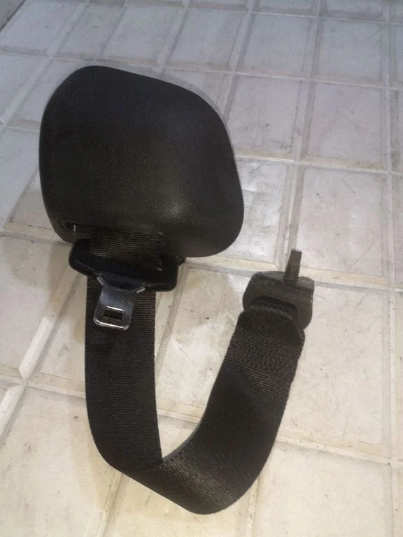 Rear seatbelt – Ford Focus C-MAX (2003-2010)