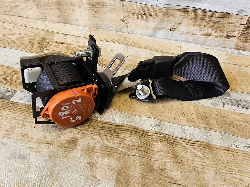 Middle seatbelt (rear) TKKAB0G2551