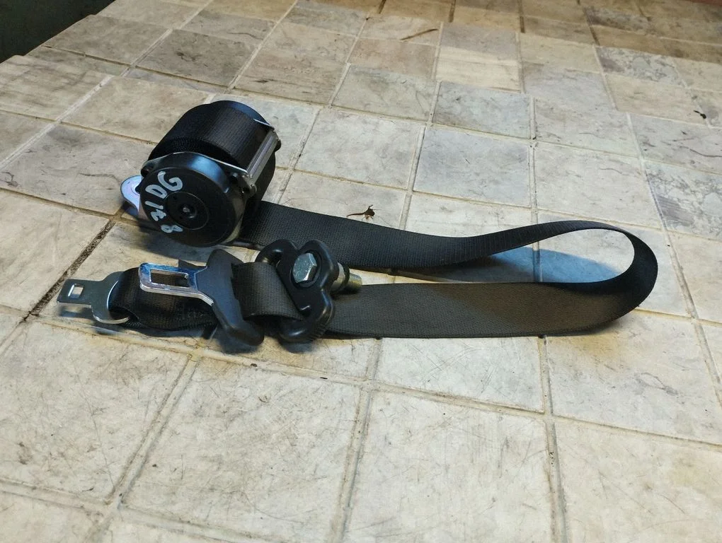 Middle seatbelt (rear) 602441500B