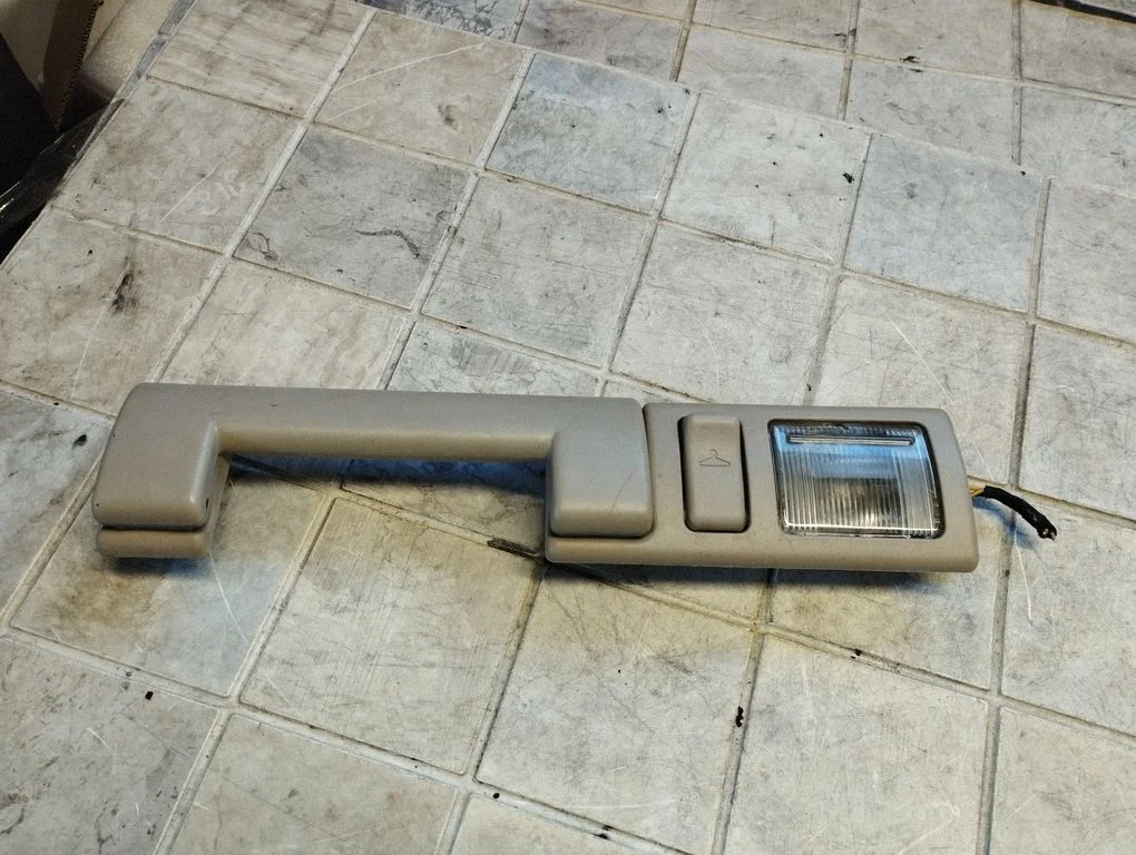 Tagumine lae käepide VJ5899