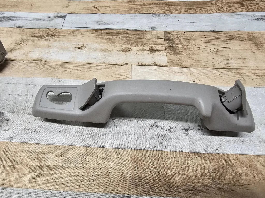 Rear interior roof grab handle 13550