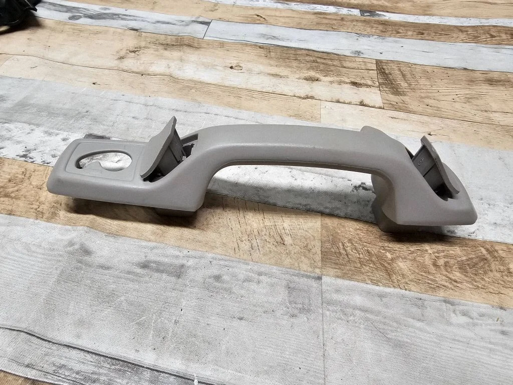 Rear interior roof grab handle 13550