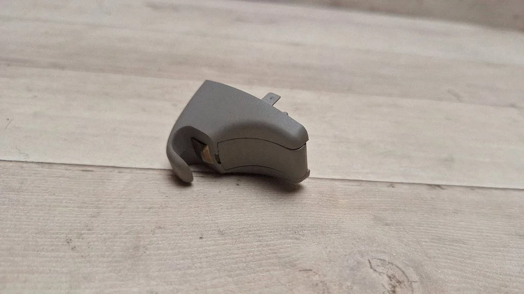 Sun visor clip/hook/bracket
