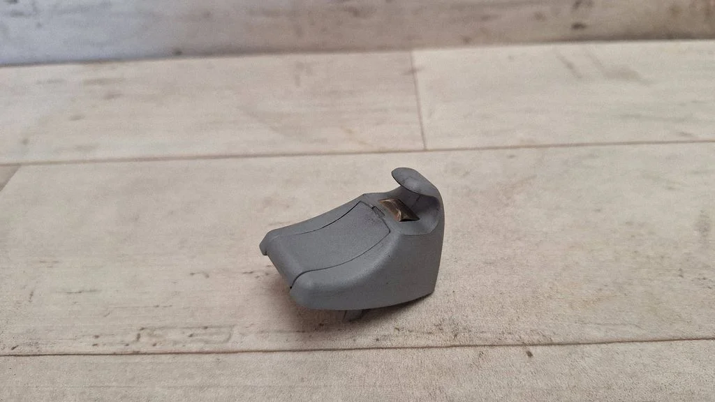 Sun visor clip/hook/bracket