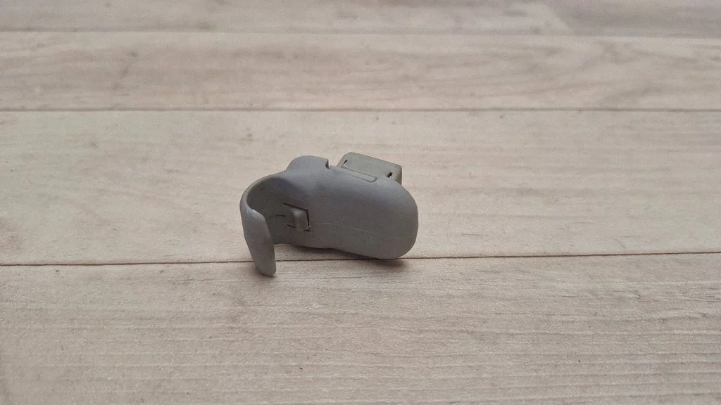 Sun visor clip/hook/bracket