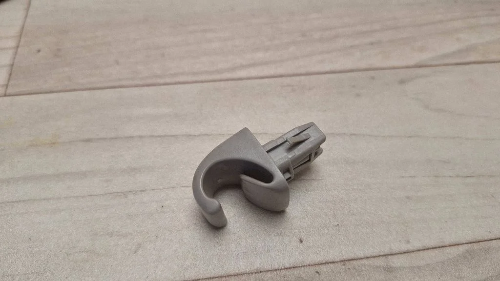 Sun visor clip/hook/bracket