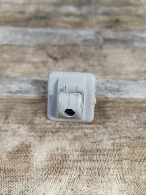 Sun visor clip/hook/bracket