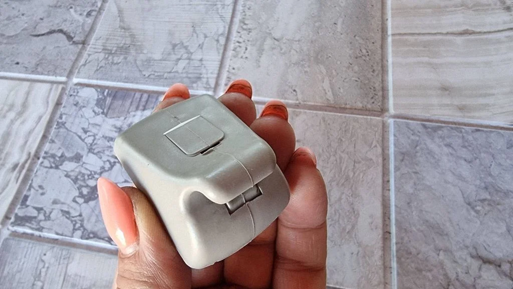 Sun visor clip/hook/bracket