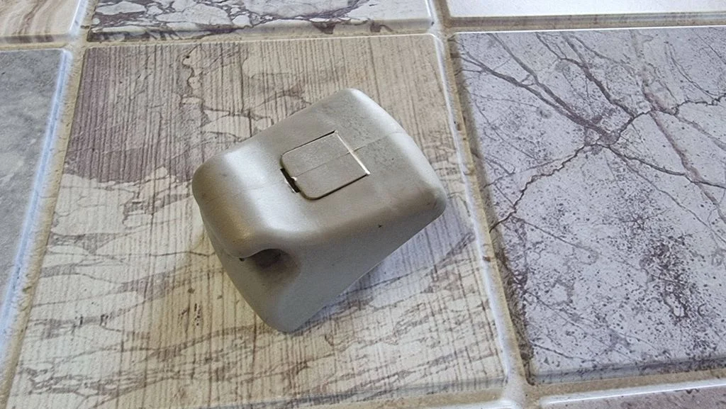 Sun visor clip/hook/bracket