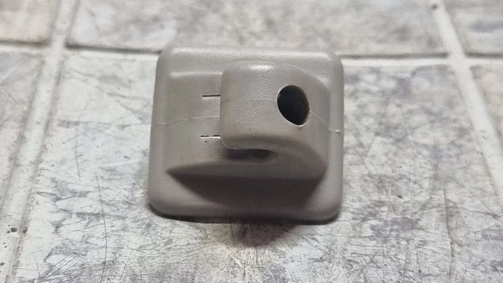 Sun visor clip/hook/bracket
