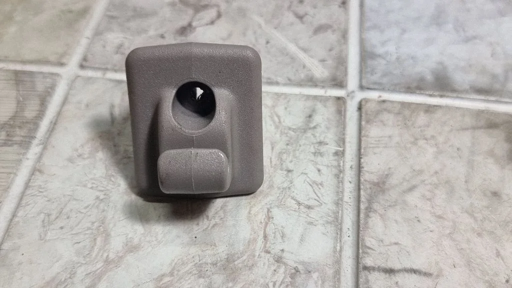 Sun visor clip/hook/bracket PA666