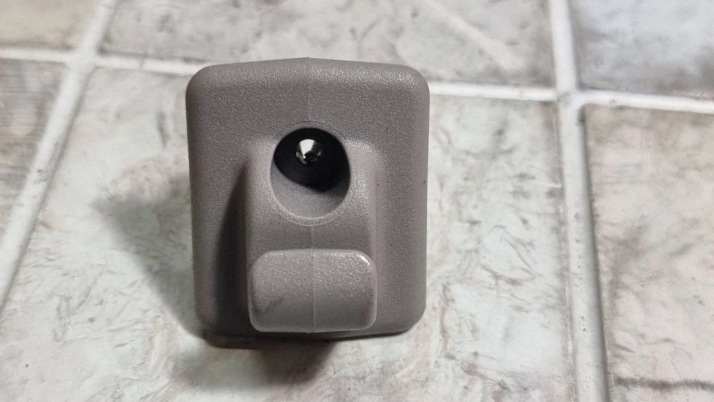 Sun visor clip/hook/bracket PA666