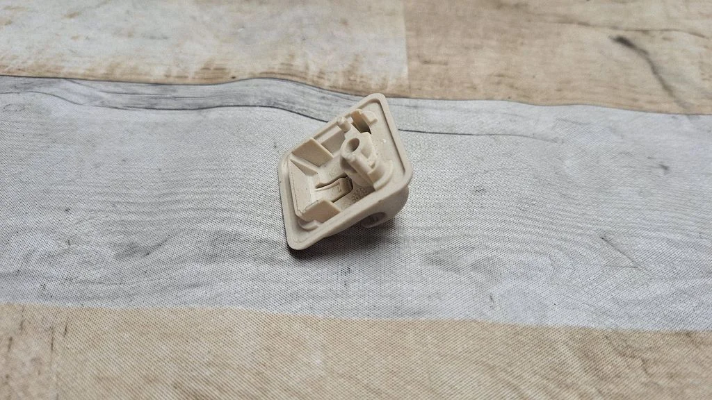 Sun visor clip/hook/bracket