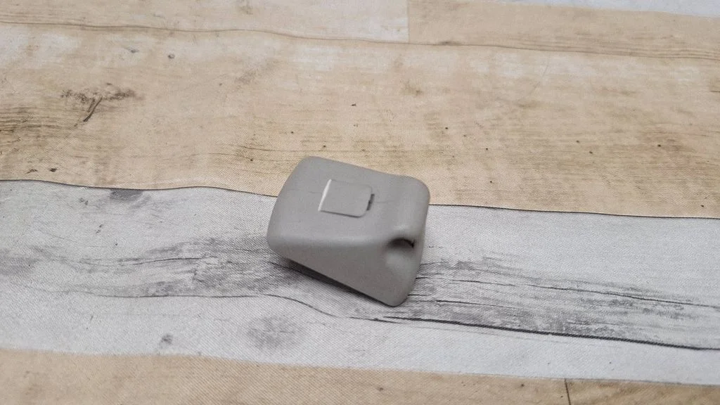 Sun visor clip/hook/bracket
