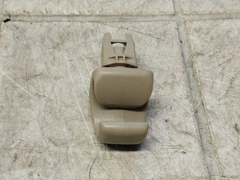 Sun visor clip/hook/bracket