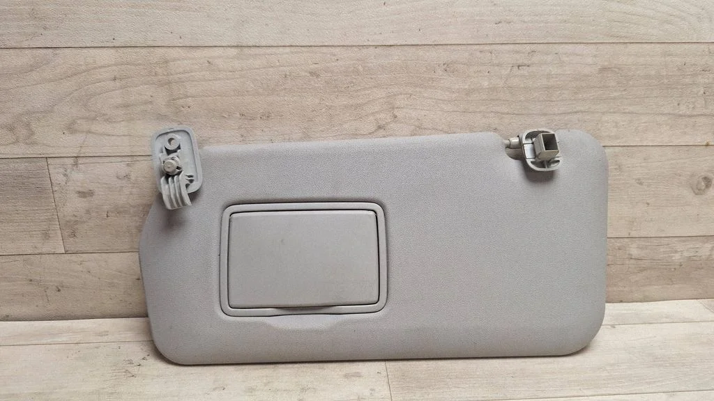 Sun visor – front left