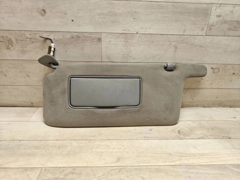 Sun visor – Toyota Avensis T250 (2003-2006)