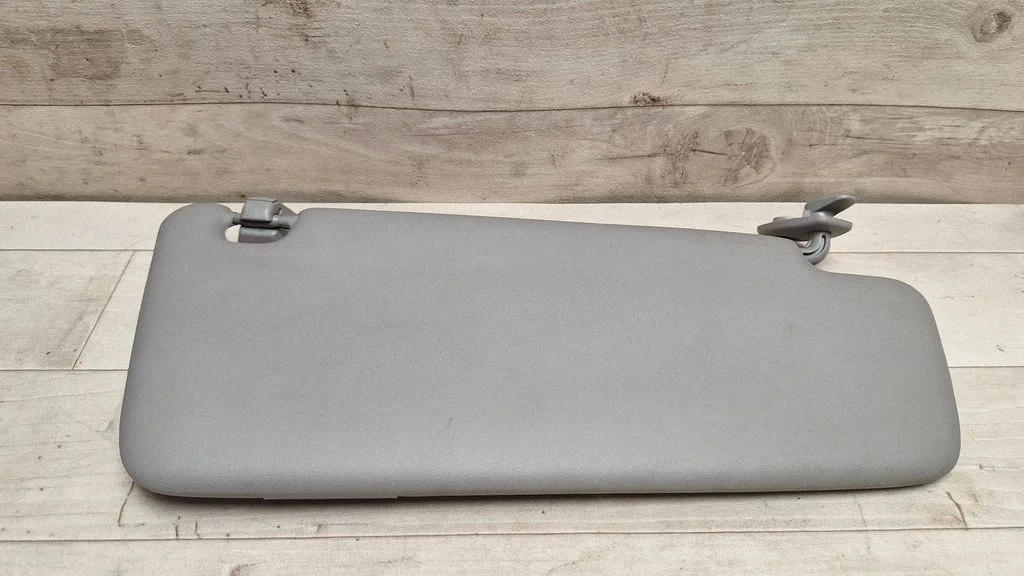 Sun visor – front left