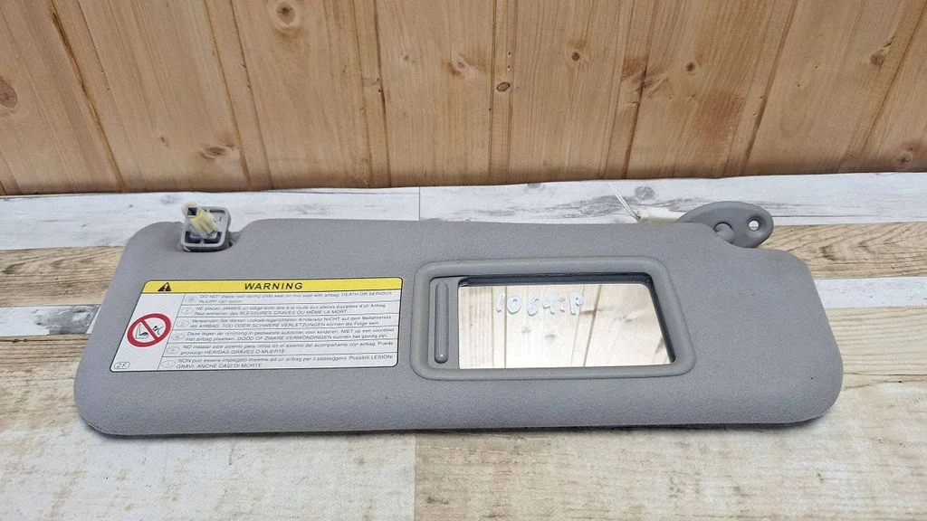 Sun visor – front right