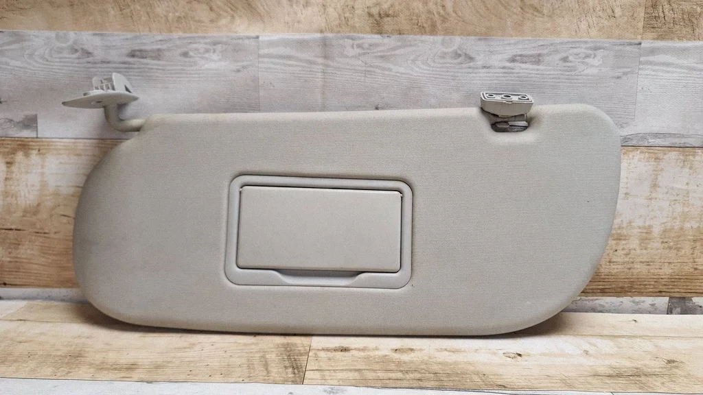 Sun visor 857551AH