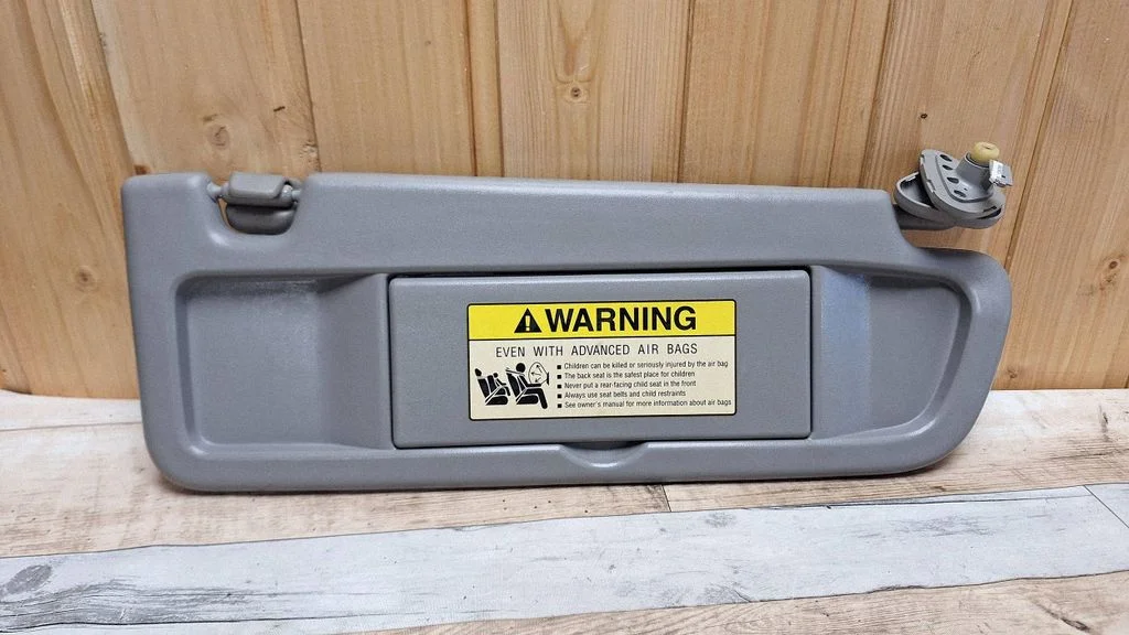 Sun visor – front right