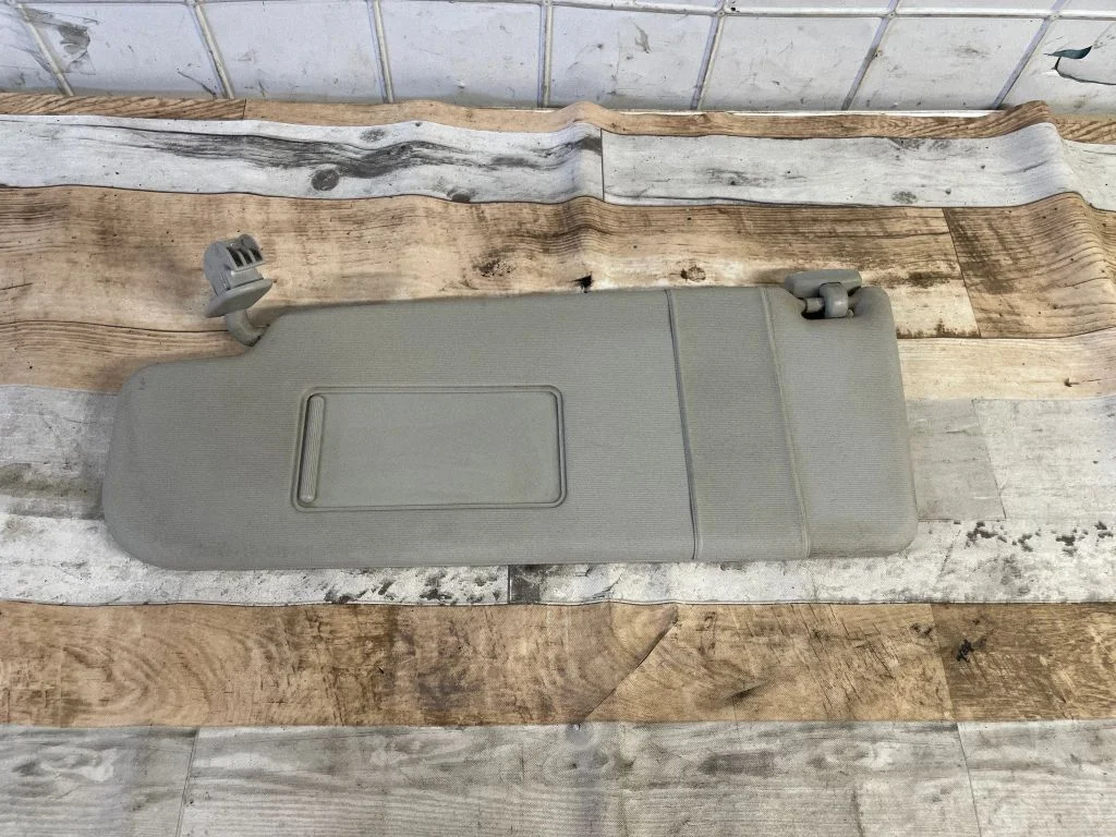 Sun visor – left