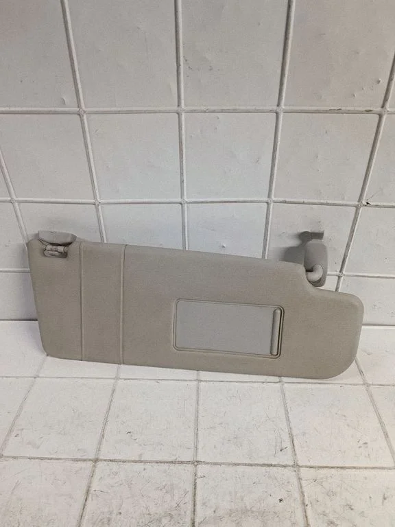 Sun visor – front right