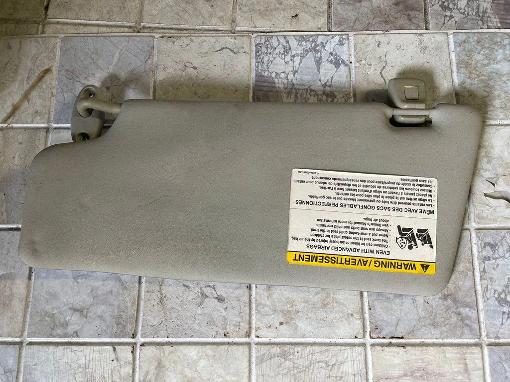 Osłona przeciwsłoneczna 4U5A00014AB