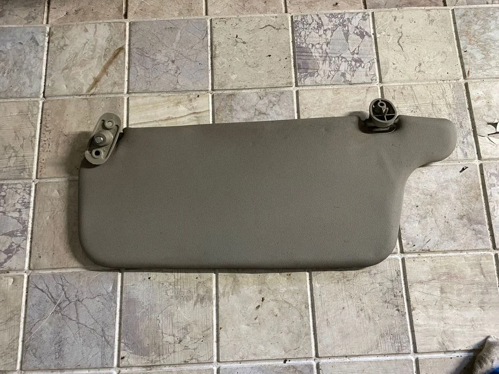Sun visor – front left