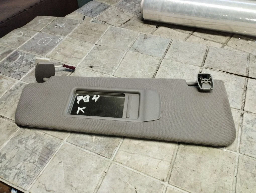 Sun visor – front left