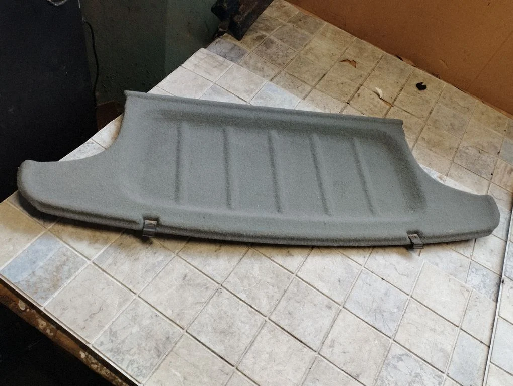 Parcel shelf