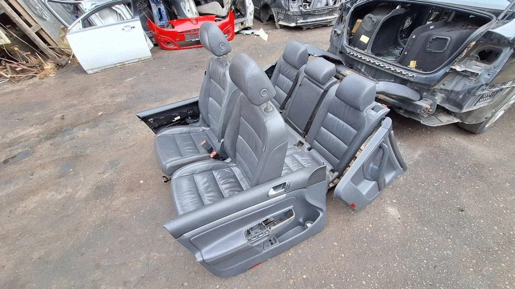 Seat and door cards trim set – Volkswagen Jetta V (2005-2010)