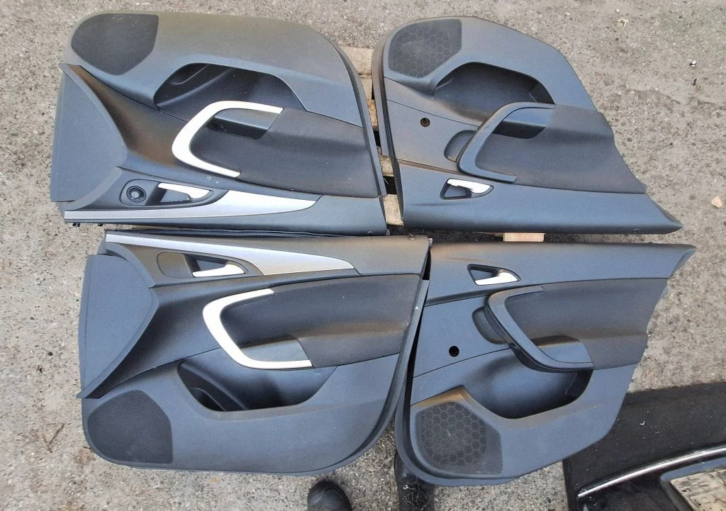 Uste siseviimistluse komplekt – Opel Insignia A (2008-2017)