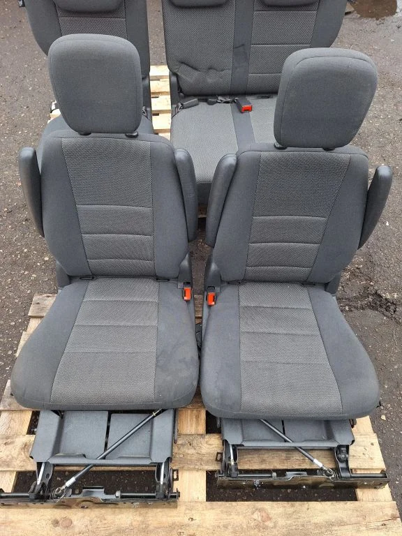 Seat and door cards trim set – Chrysler Grand Voyager V (2007-2015)