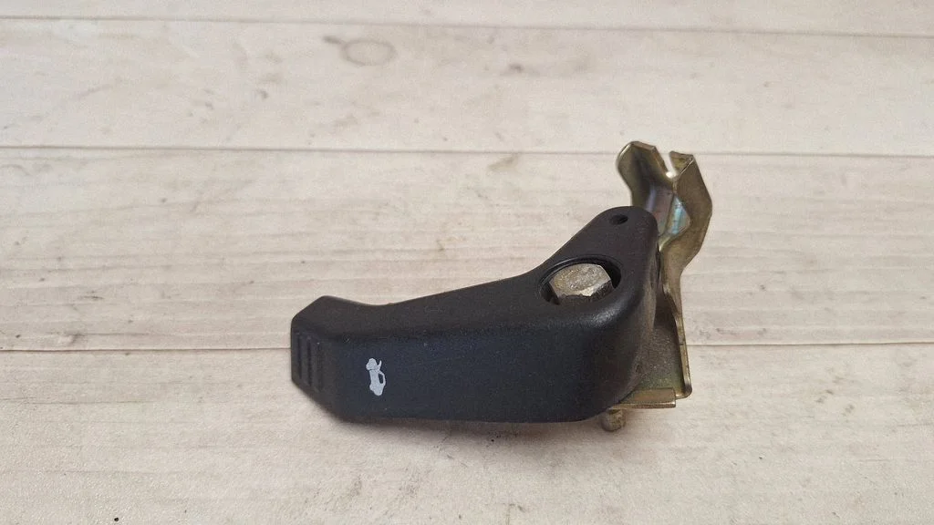 Engine bonnet (hood) release handle JPC6106