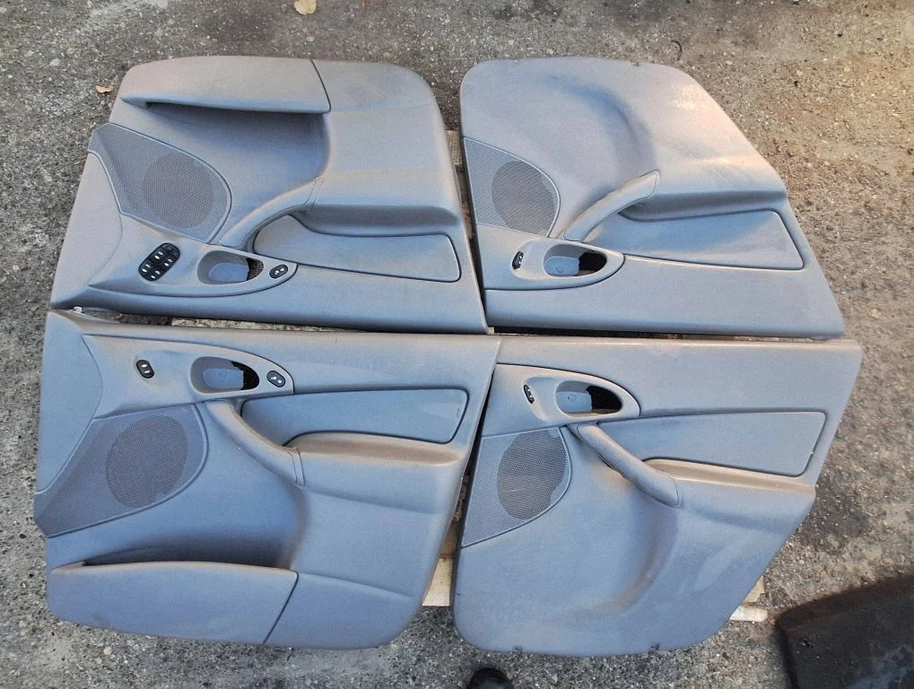 Uste siseviimistluse komplekt – Ford Focus C-MAX (2003-2010)