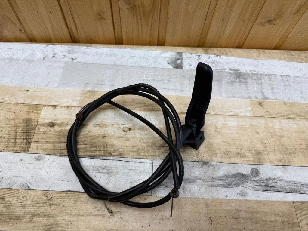 Engine bonnet (hood) release handle 7002346