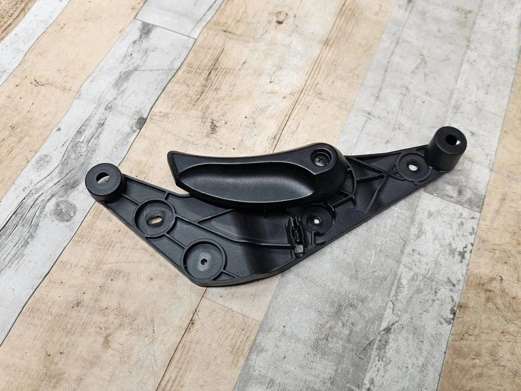 Engine bonnet (hood) release handle 9114002