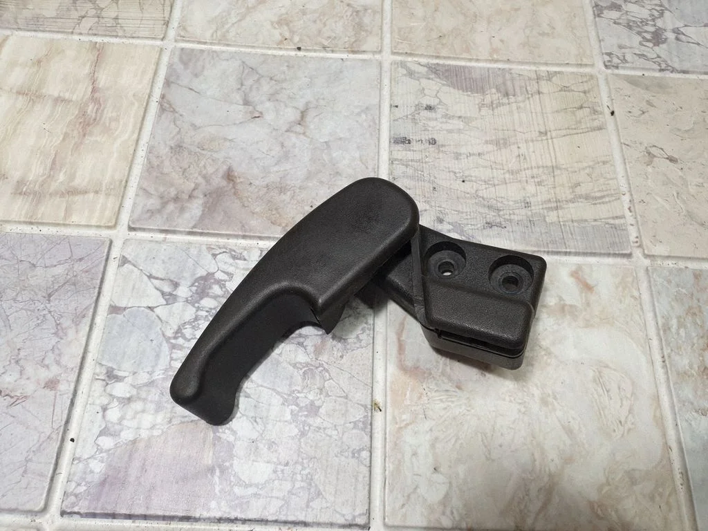 Engine bonnet (hood) release handle 1J1823533