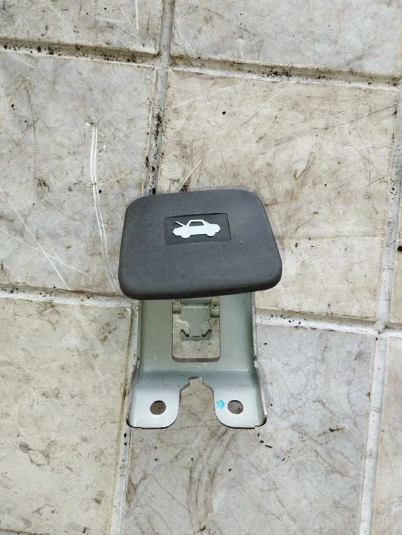 Engine bonnet (hood) release handle V200LEVER