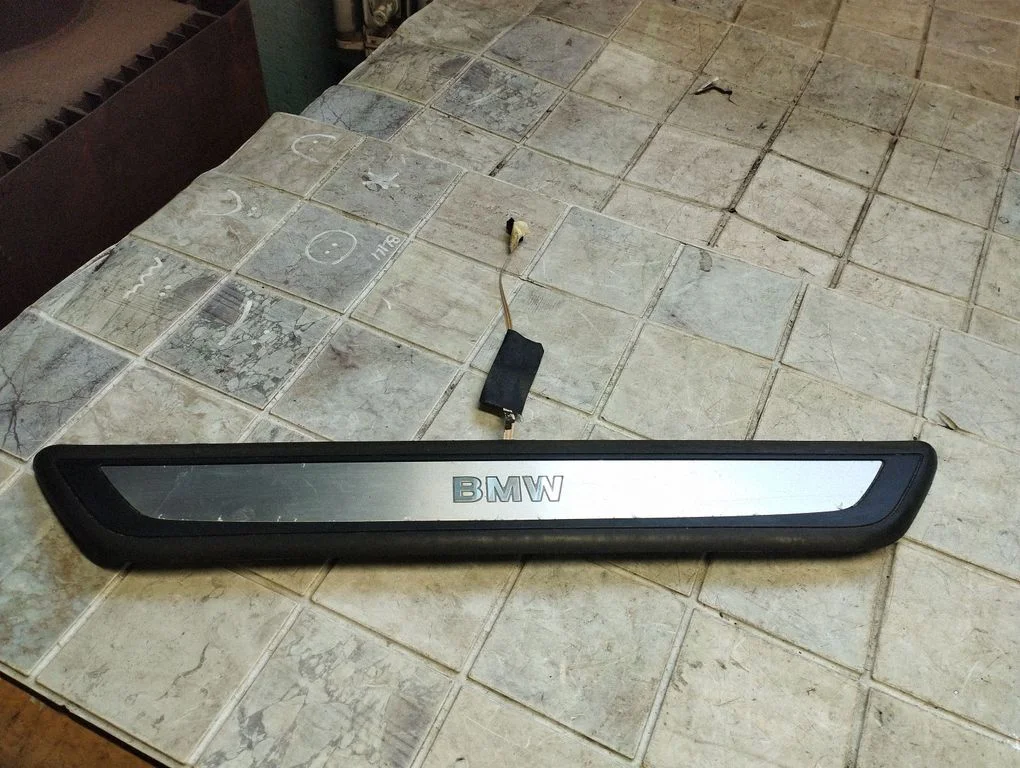 Priekšējā sliekšņa apdare (iekšējā) 51477181011