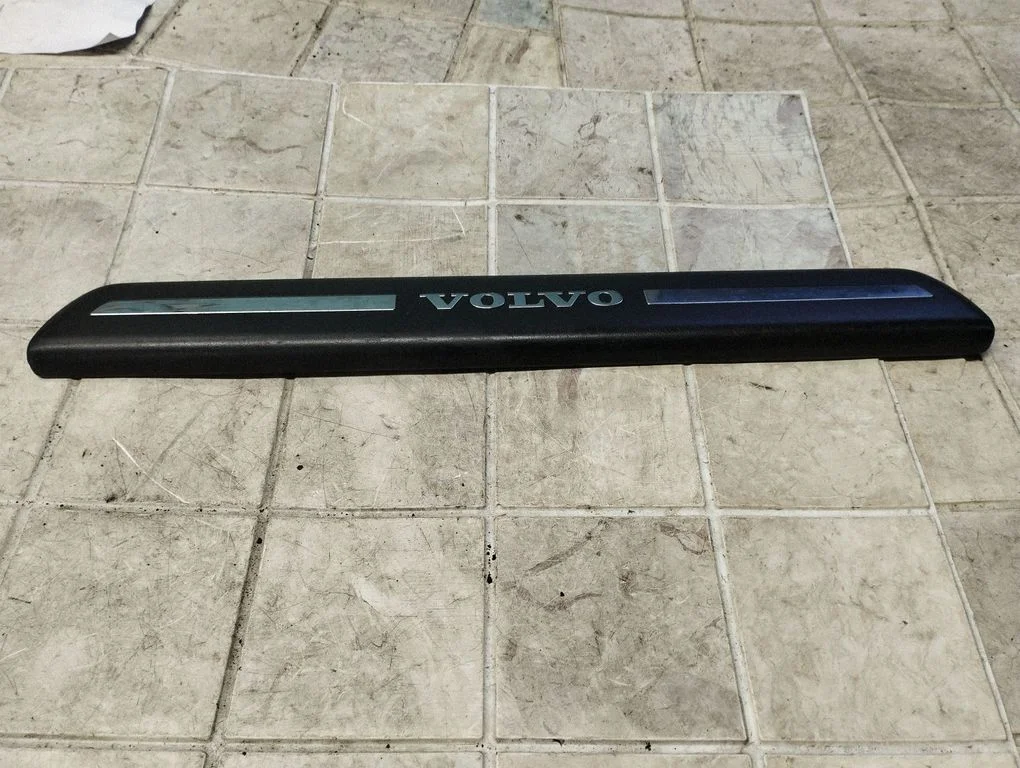 Listwa progowa przednia (wewnętrzna) – Volvo V50 (2004-2007)