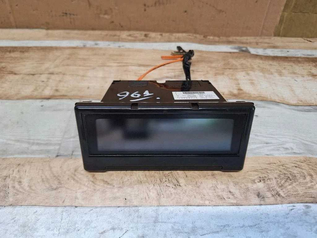 Screen/display/small screen – Volvo V50 (2008-2012)