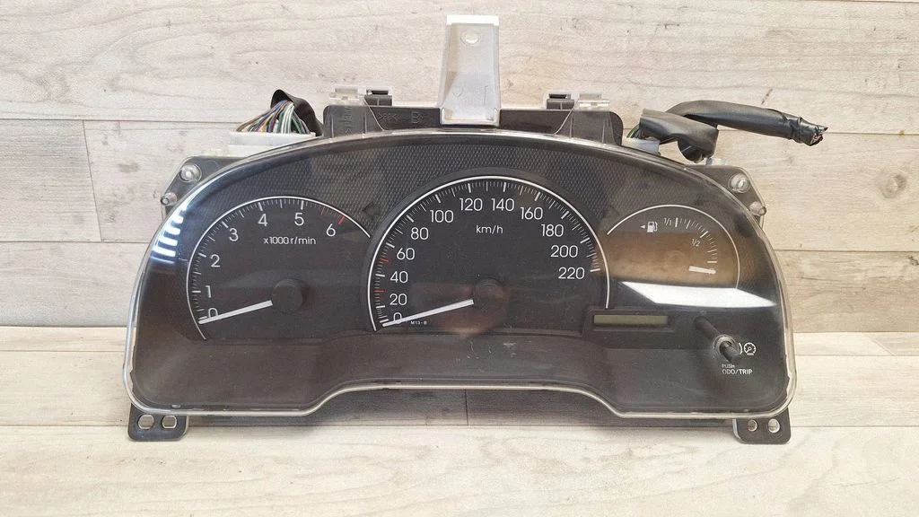 Spidomeeter (näidikuplokk) – Toyota Avensis T250 (2003-2006)