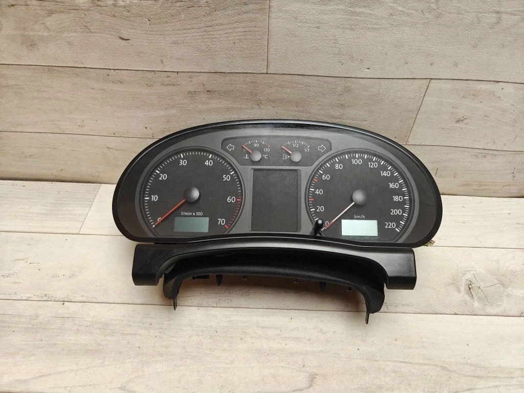 Speedometer (instrument cluster) – Volkswagen Polo IV 9N3 (2005-2009)