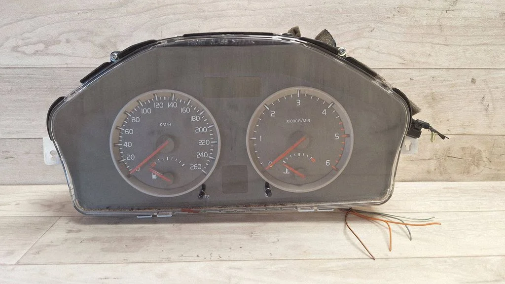 Speedometer (instrument cluster) 30710071