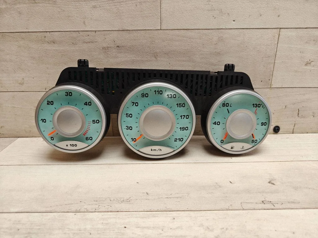 Speedometer (instrument cluster)