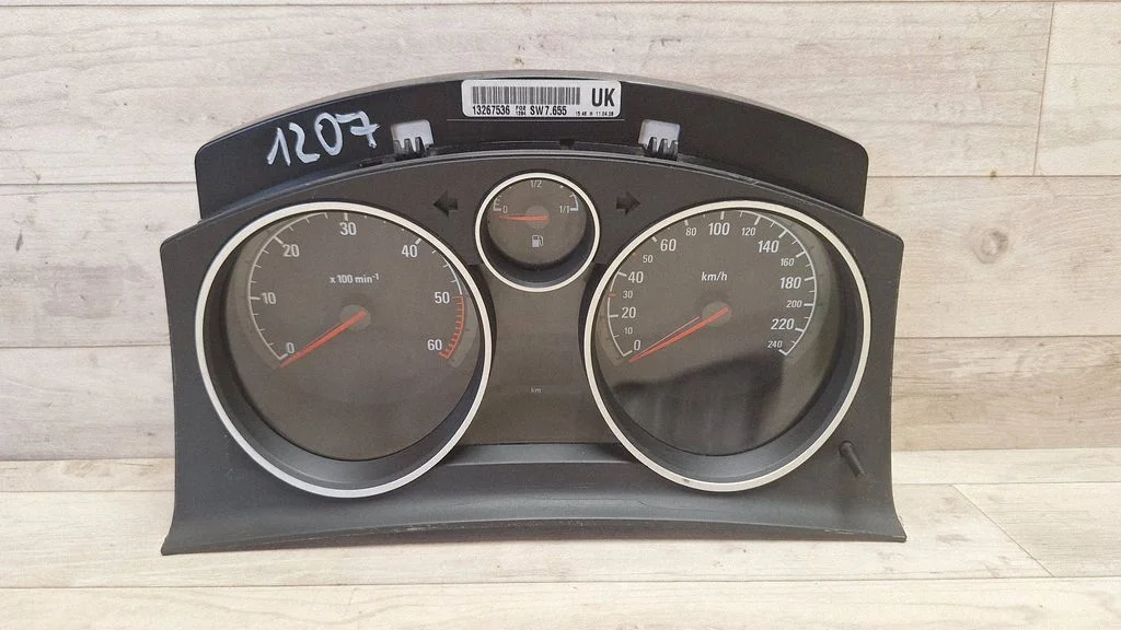Spidometrs (instrumentu panelis) – Opel Zafira B (2005-2014)